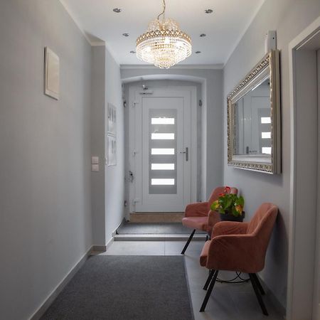 Captain Emo City Apartments Pula Exterior photo