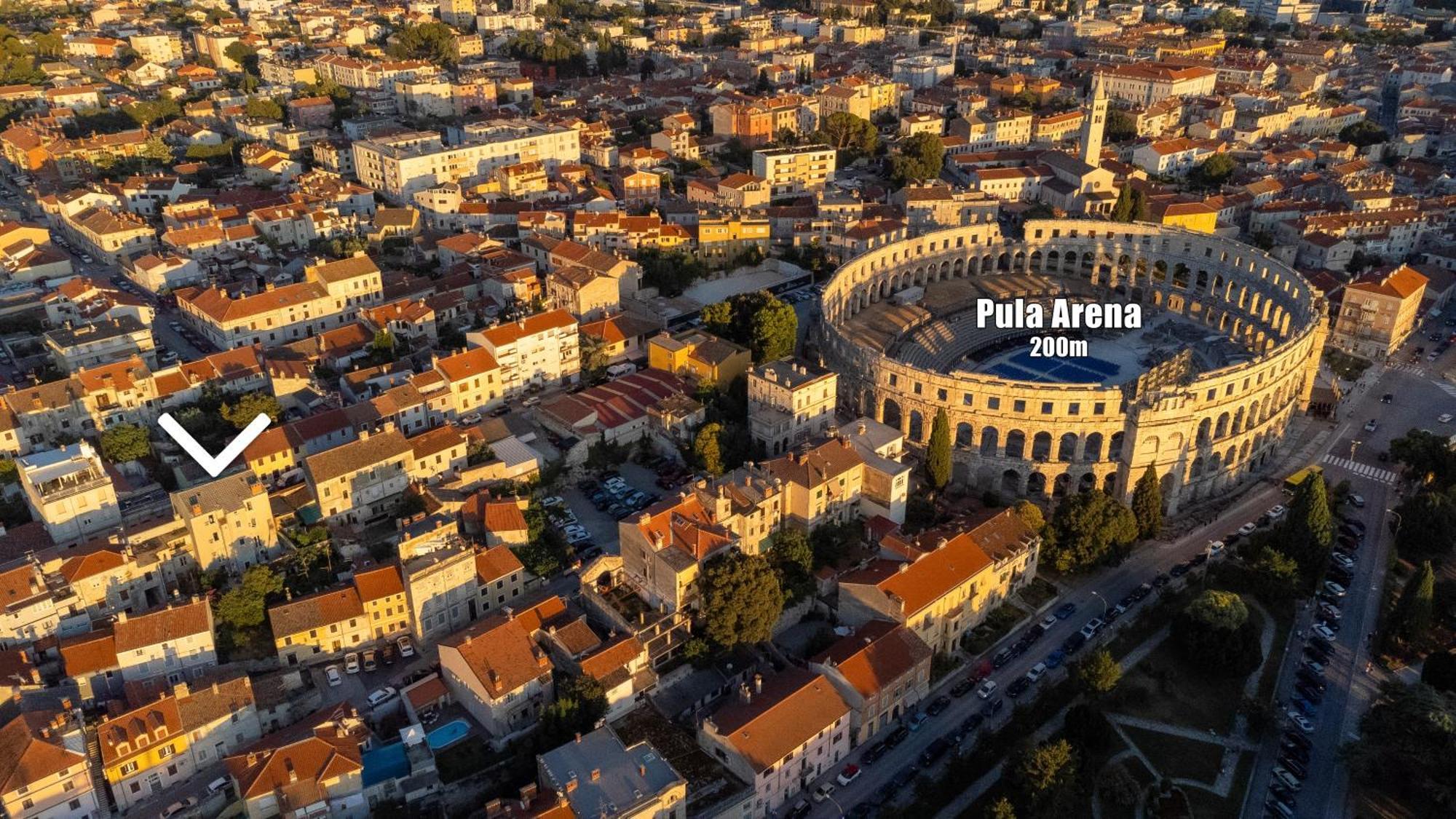 Captain Emo City Apartments Pula Exterior photo