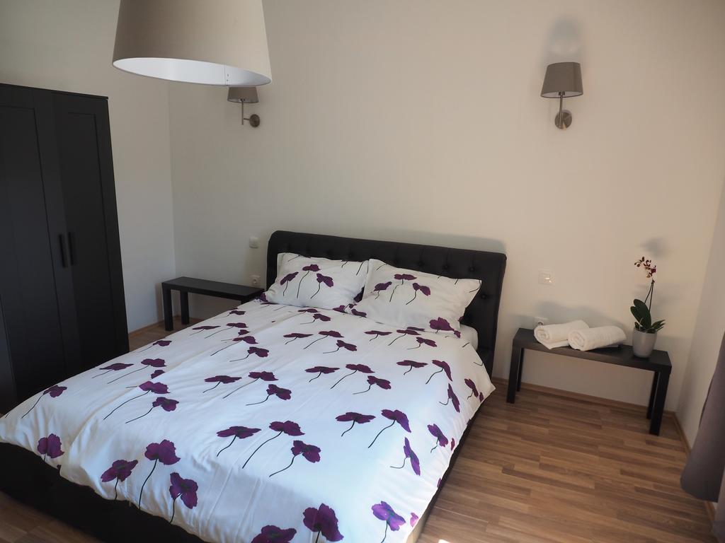 Captain Emo City Apartments Pula Exterior photo
